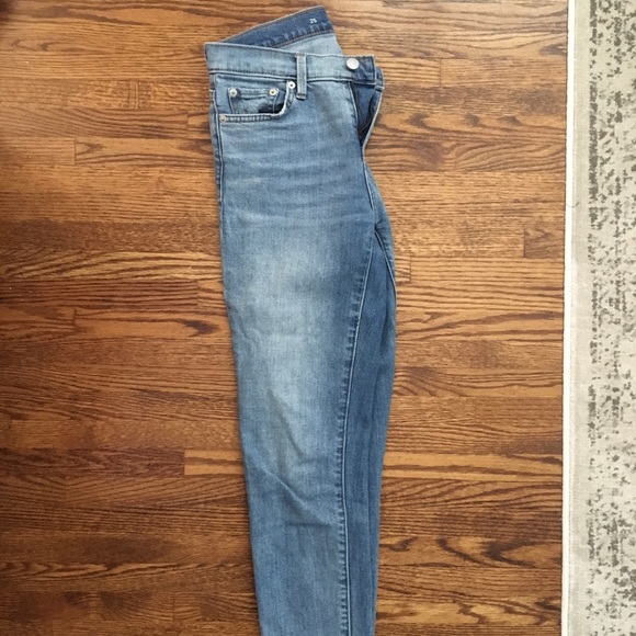 Gap 1969 Girlfriend Jeans - Picture 4 of 5